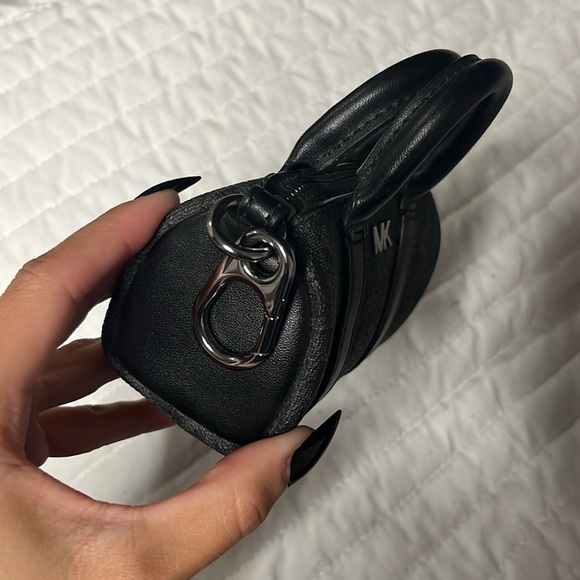 Michael Kors bag charm - Picture 2 of 5